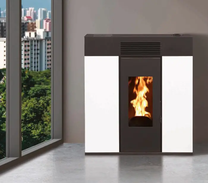 Photo Poêle à granule étanche gamme Premium Interstoves Elisa 10 Kw Etanche marron et noir en situation
