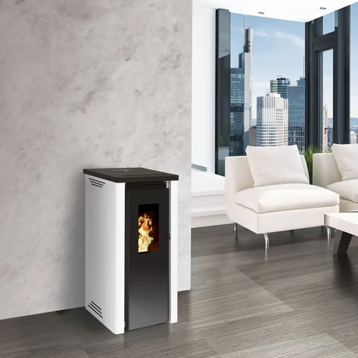 Photo Poêle à granule étanche gamme Luxe Interstoves Genova 9 Kw Blanc et noir en situation